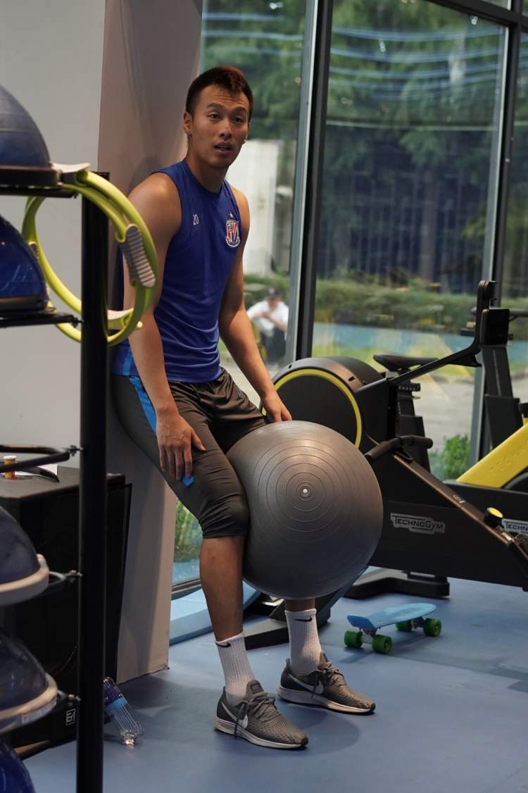 包含尼斯发布备战花絮;今夜伤情更新;亚冠任务艰巨;更衣室氛围转暖的词条 包含尼斯发布备战花絮;今夜伤情更新;亚冠任务艰巨;更衣室氛围转暖的词条