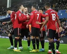 曼联发布备战花絮，窗口期状态回暖，NBA常规赛任务艰巨，纪律约束更严格(哥达纲领批判摘要)