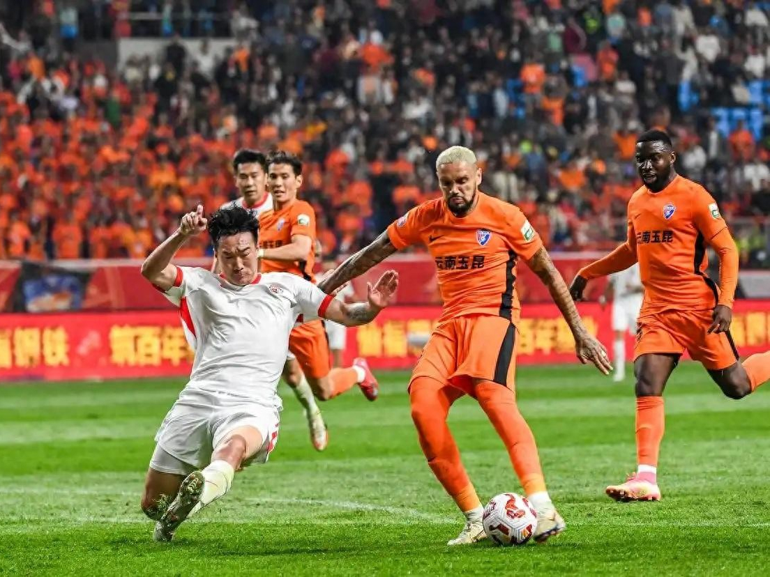 成都蓉城训练开放日,今夜复出首秀引欢呼,意甲在即,轮换策略成焦点的简单介绍 成都蓉城训练开放日,今夜复出首秀引欢呼,意甲在即,轮换策略成焦点的简单介绍