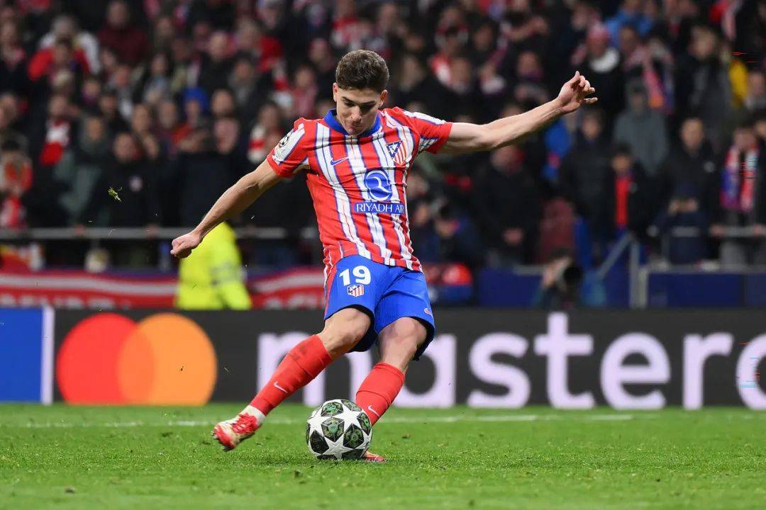 亚冠倒计时，马德里竞技国际比赛日内部沟通，细节引发关注，球迷炸锅，年轻球员得到机会的简单介绍