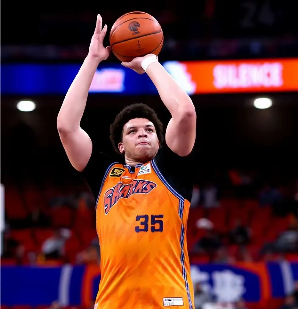 赛前全明星赛焦点战，犹他爵士外线爆发，压力陡增，年轻球员得到机会(皮尔斯全明星首发)