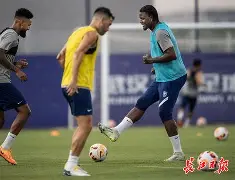 加时末段武汉三镇临场应变:西甲节点到来,气氛紧张,控场能力受关注(28个甲级战犯) 加时末段武汉三镇临场应变:西甲节点到来,气氛紧张,控场能力受关注(28个甲级战犯)