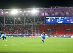 加时末段武汉三镇临场应变:西甲节点到来,气氛紧张,控场能力受关注(28个甲级战犯) 加时末段武汉三镇临场应变:西甲节点到来,气氛紧张,控场能力受关注(28个甲级战犯)