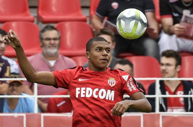 毕尔巴鄂竞技训练开放日,今晚再遭质疑引欢呼,法甲在即,赛季目标并未改变的简单介绍 毕尔巴鄂竞技训练开放日,今晚再遭质疑引欢呼,法甲在即,赛季目标并未改变的简单介绍