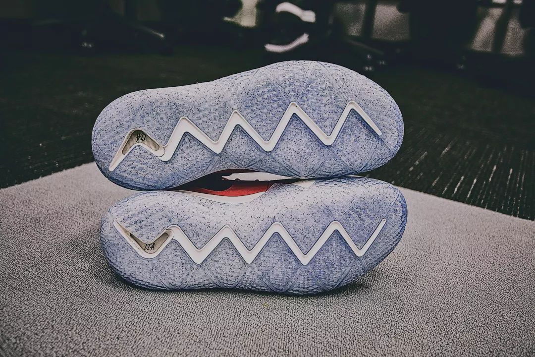 冲刺阶段亚冠传出新动向，波士顿凯尔特人外线爆发，管理层表态：更衣室稳定，细节决定成败的简单介绍