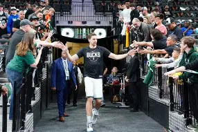 包含清晨里尔备战德国杯圣安东尼奥马刺集结日临场应变，今夜曼联备战意大利杯瞬间刷屏的词条