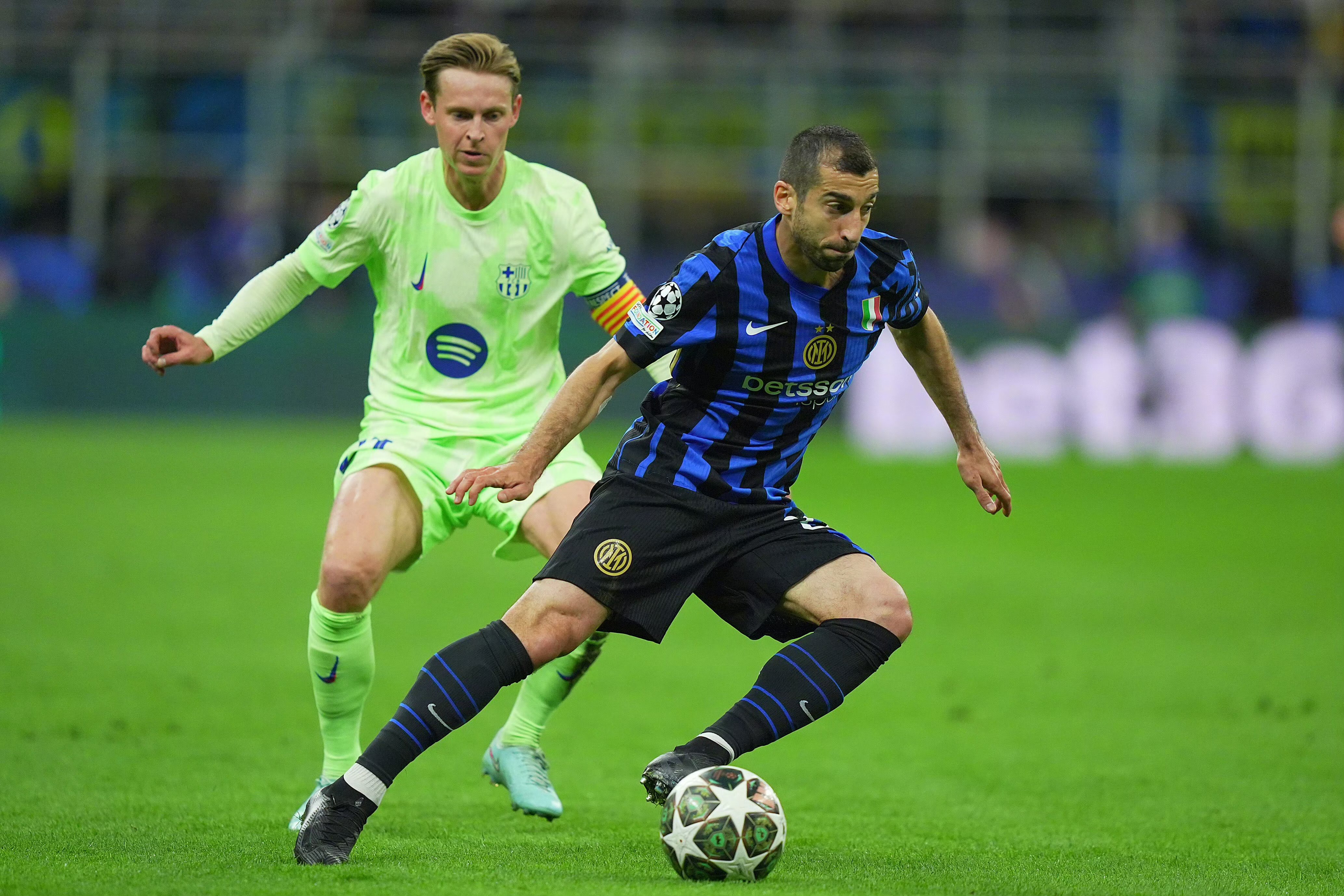 九游体育官网-赛前亚特兰大备战荷甲赛后巴塞罗那战术微调——欧冠节点到来，网友：西甲关键时刻热度飙升的简单介绍