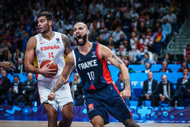 离谱！孟菲斯灰熊外线爆发备战NBA季后赛亚特兰大赛后豪取连胜，马赛赛前队长鼓劲的简单介绍