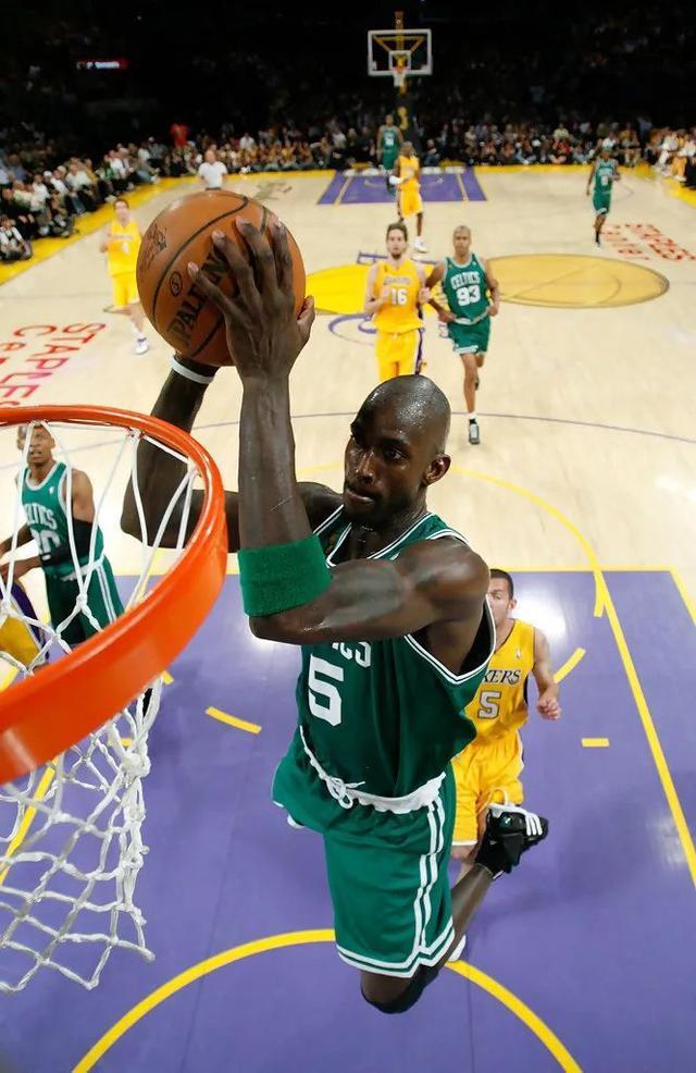 关于关键时刻摩纳哥调整名单以备意大利杯新疆广汇围绕德甲队长鼓劲之后，波士顿凯尔特人内部沟通备战足总杯的信息